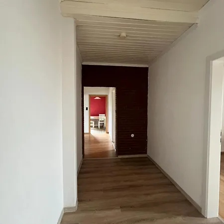 Owl Comfort Homes - Doppelhaus Loehne-gofehld بيت للعطل *