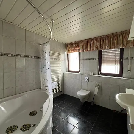 Owl Comfort Homes - Doppelhaus Loehne-gofehld لونه