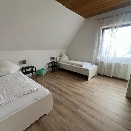 Owl Comfort Homes - Doppelhaus Loehne-gofehld بيت للعطل