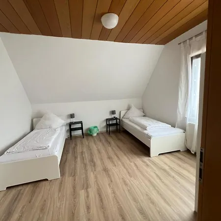 Owl Comfort Homes - Doppelhaus Loehne-gofehld بيت للعطل *